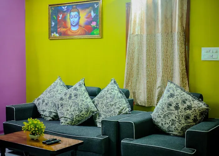 S V Ideal Homestay -2Bhk Service Apartments-Ac Bedrooms, Premium Amities, 2Km To Tiruchanoor Padmavathi Temple , 6Km To Alipiri, 24 Hours Service Boys Available
